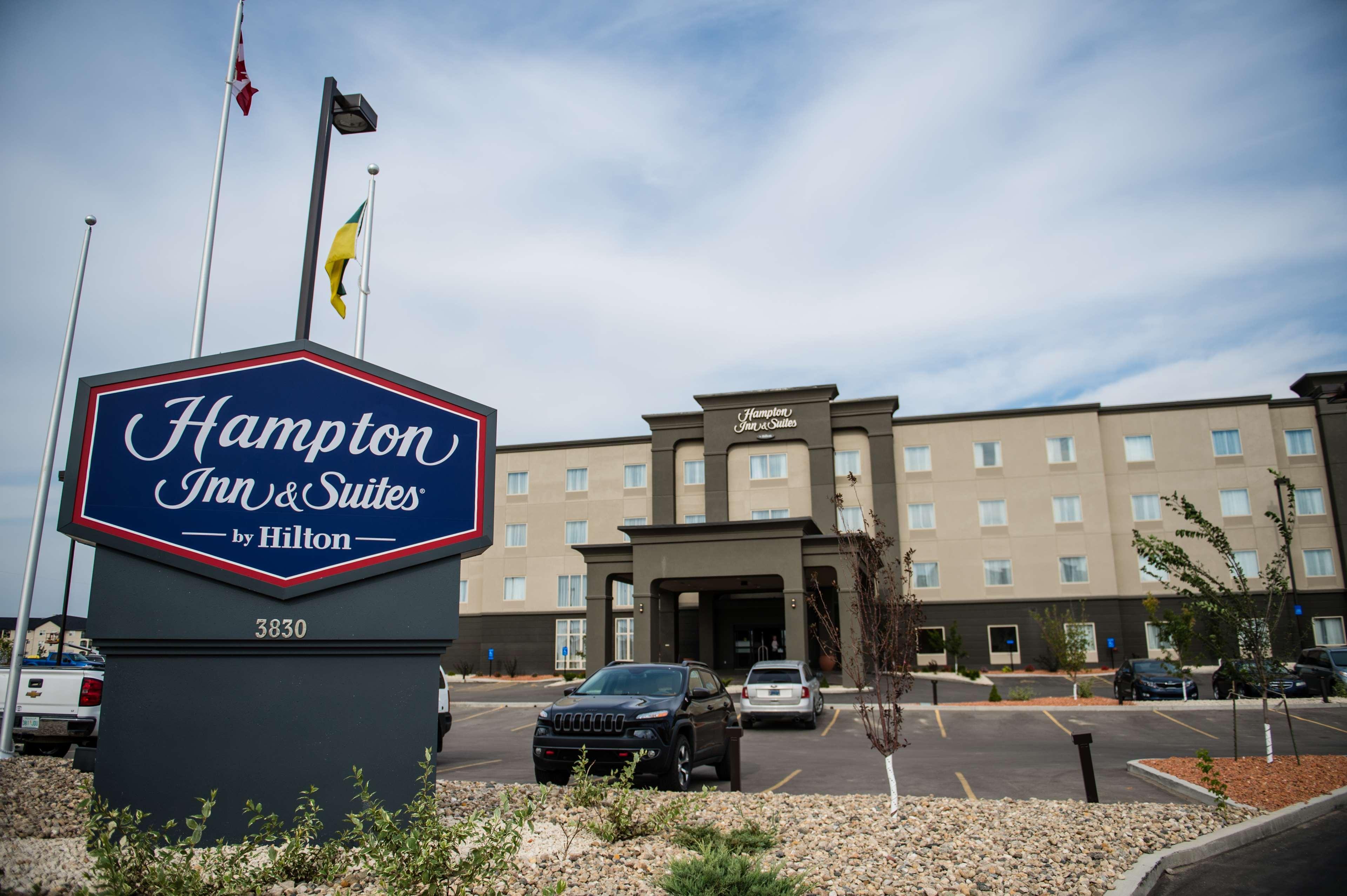 Hampton Inn & Suites East Gate Regina Exterior foto