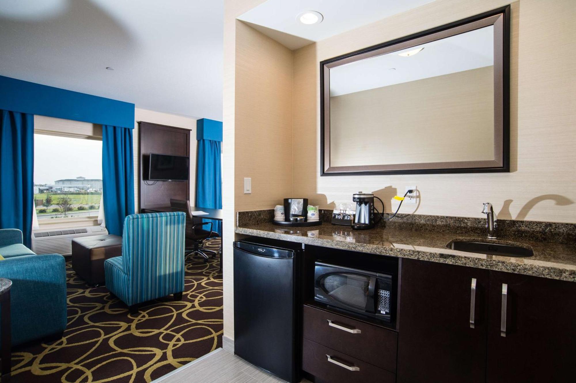 Hampton Inn & Suites East Gate Regina Exterior foto